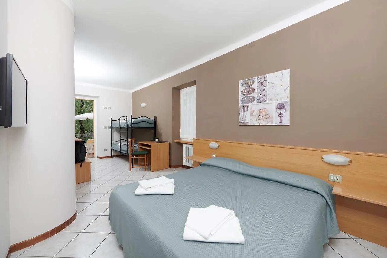ホテル Albergo Del Garda トッリ・デル・ベーナコ