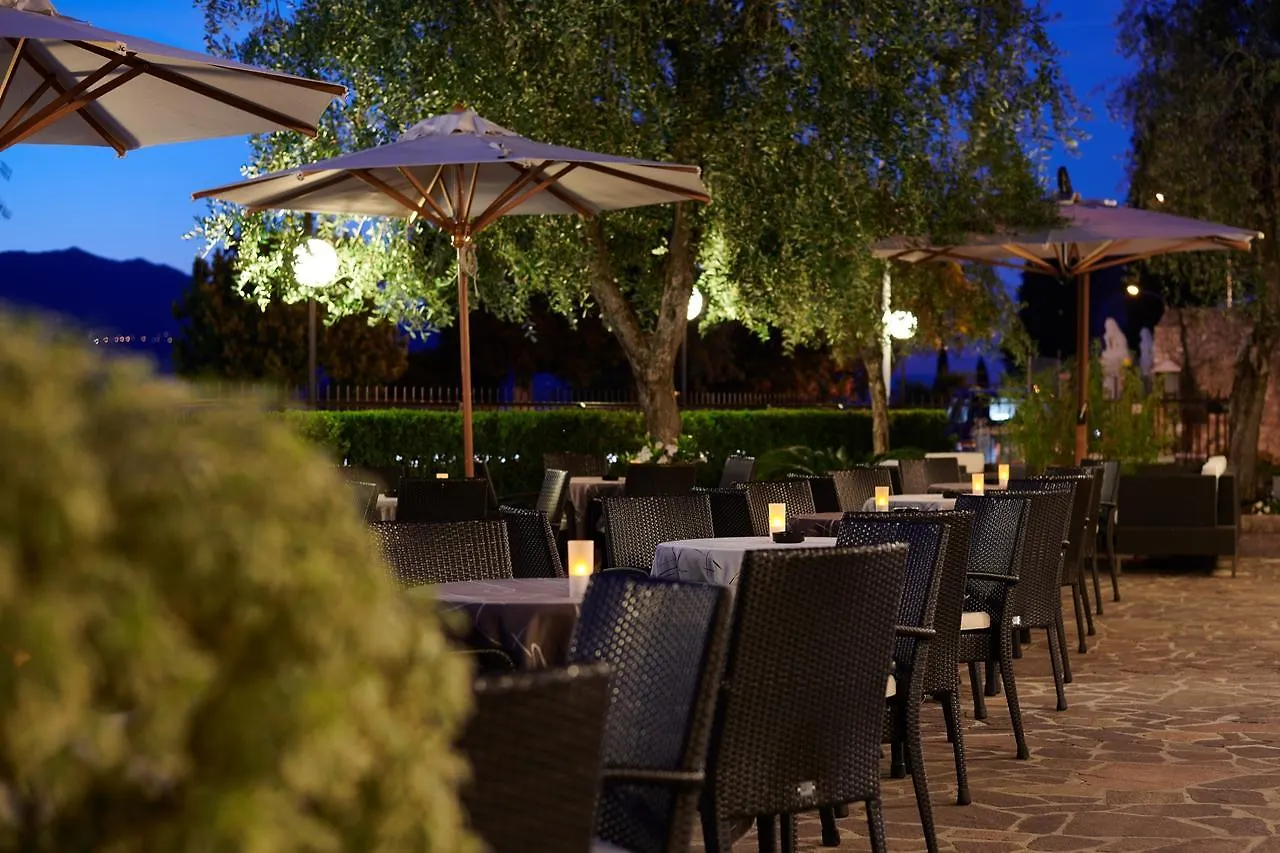 Albergo Del Garda トッリ・デル・ベーナコ ホテル