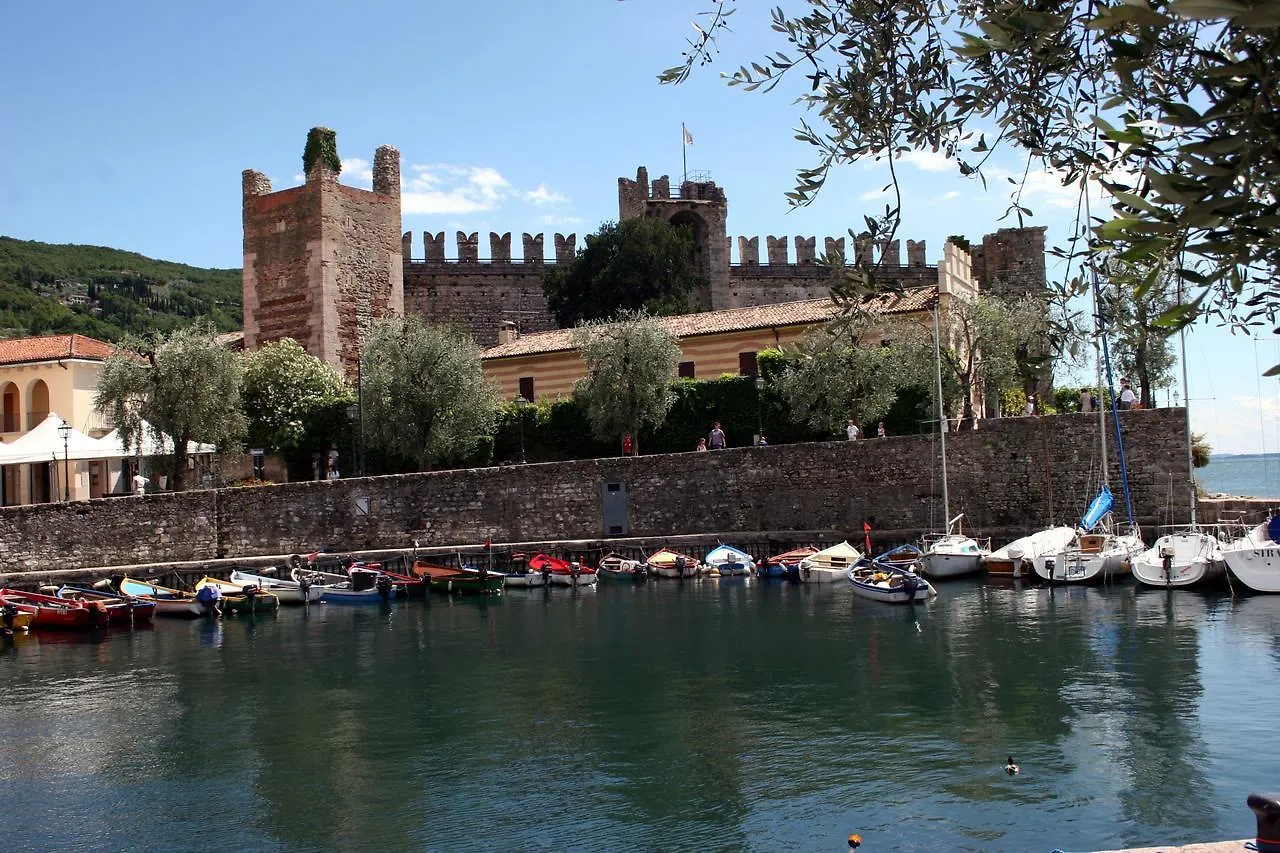 Hotel Albergo Del Garda Torri Del Benaco