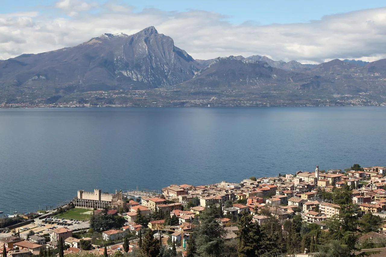 Albergo Del Garda Torri Del Benaco 2*,  Italy